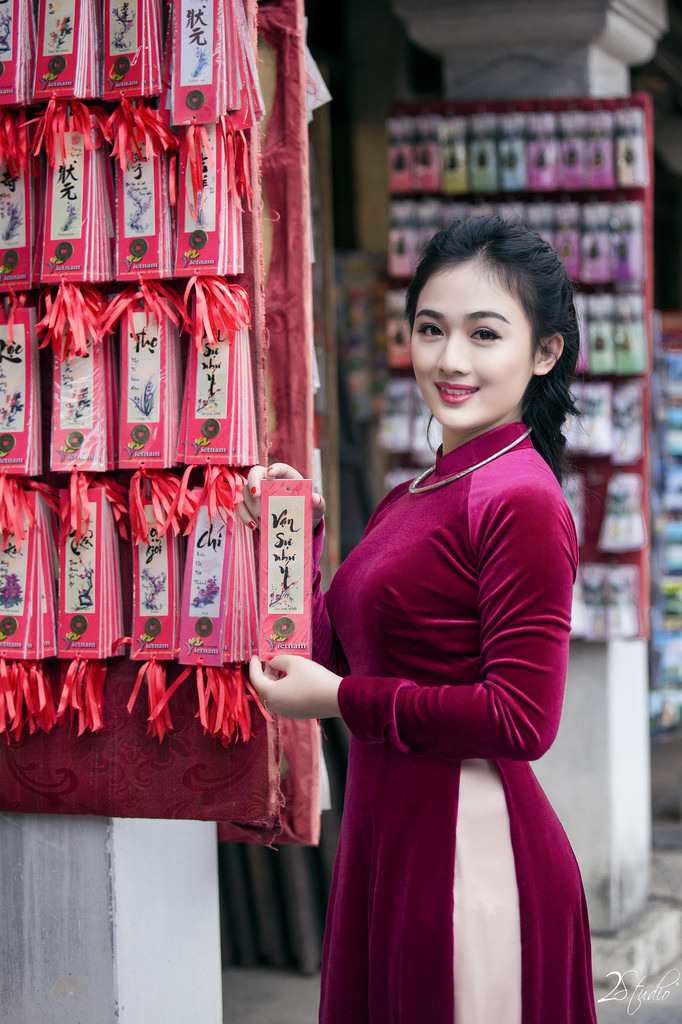 黑帮大佬和我的三百六十五天第一部讲什么
